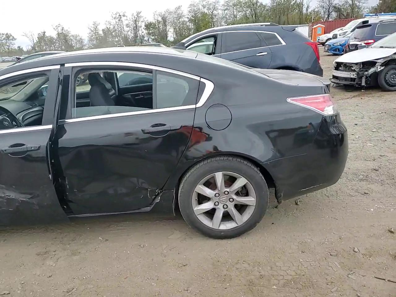 Фото: 19UUA8F54EA005737