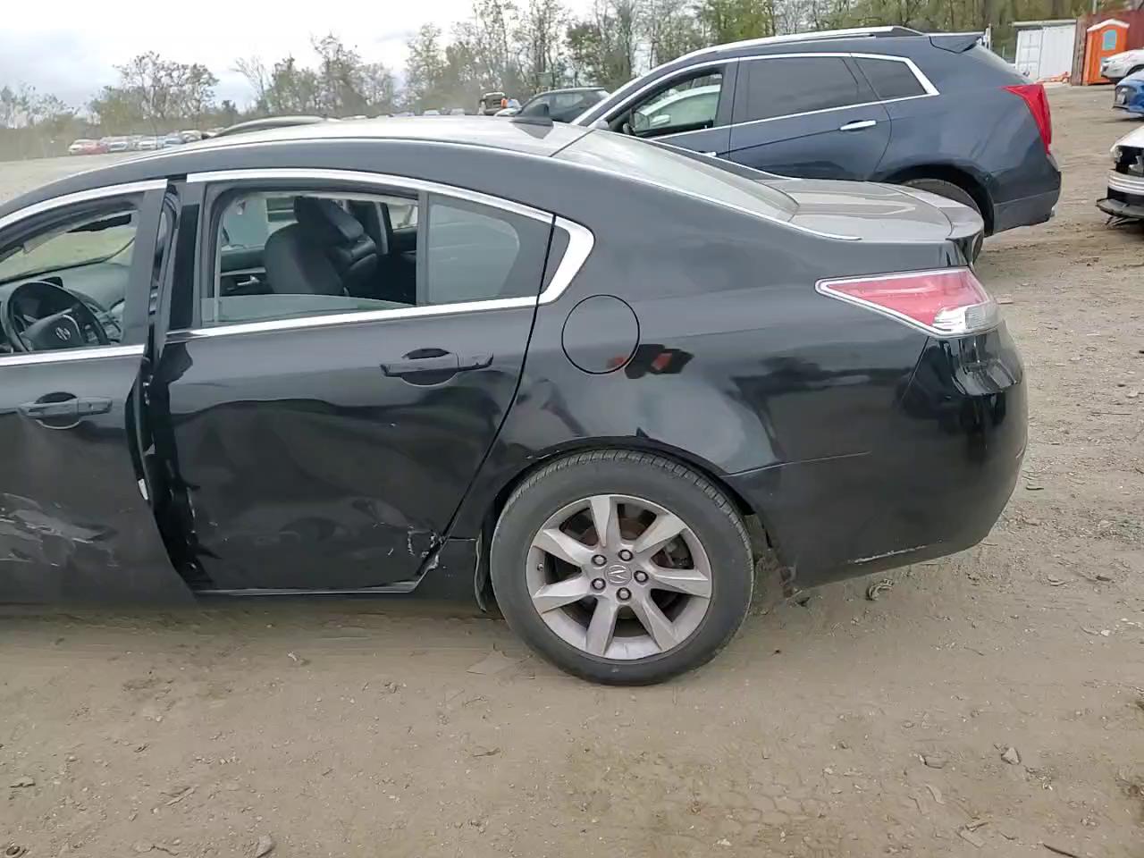 Фото: 19UUA8F54EA005737