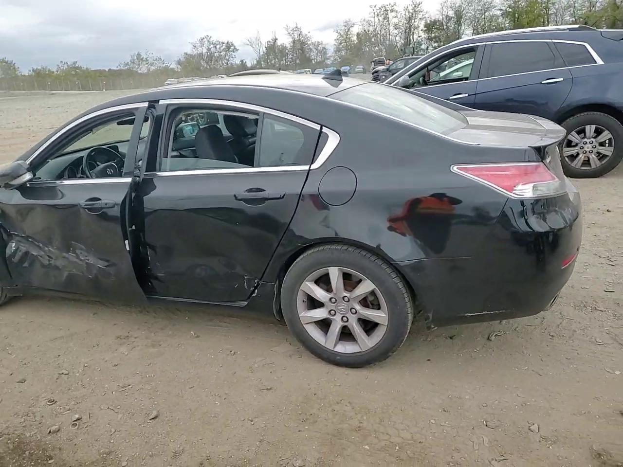 Фото: 19UUA8F54EA005737