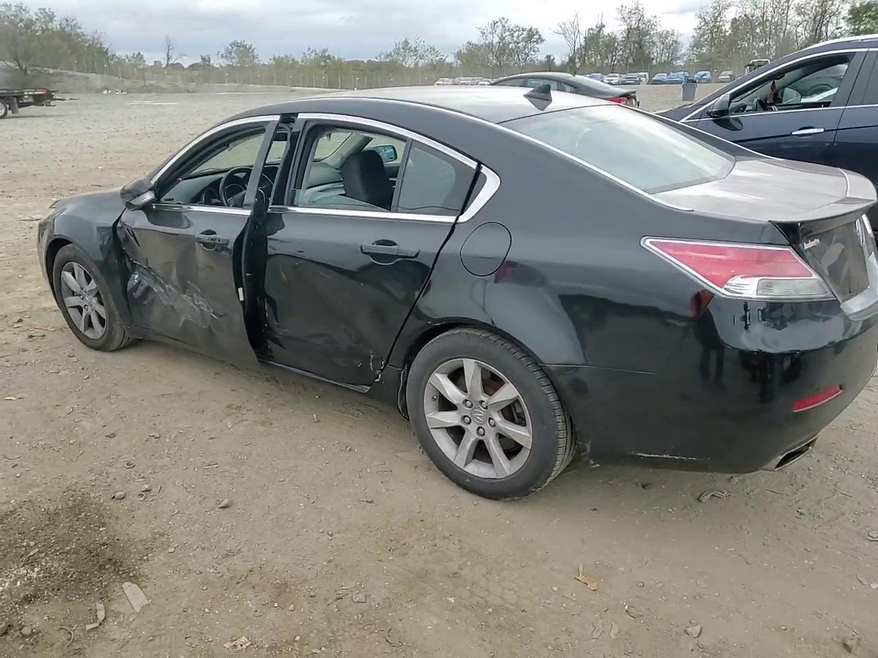 Фото: 19UUA8F54EA005737