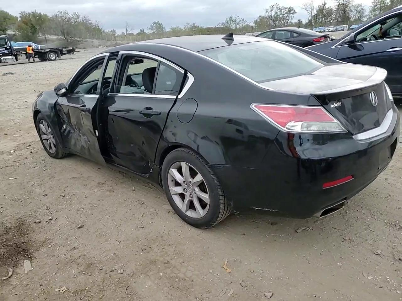 Фото: 19UUA8F54EA005737