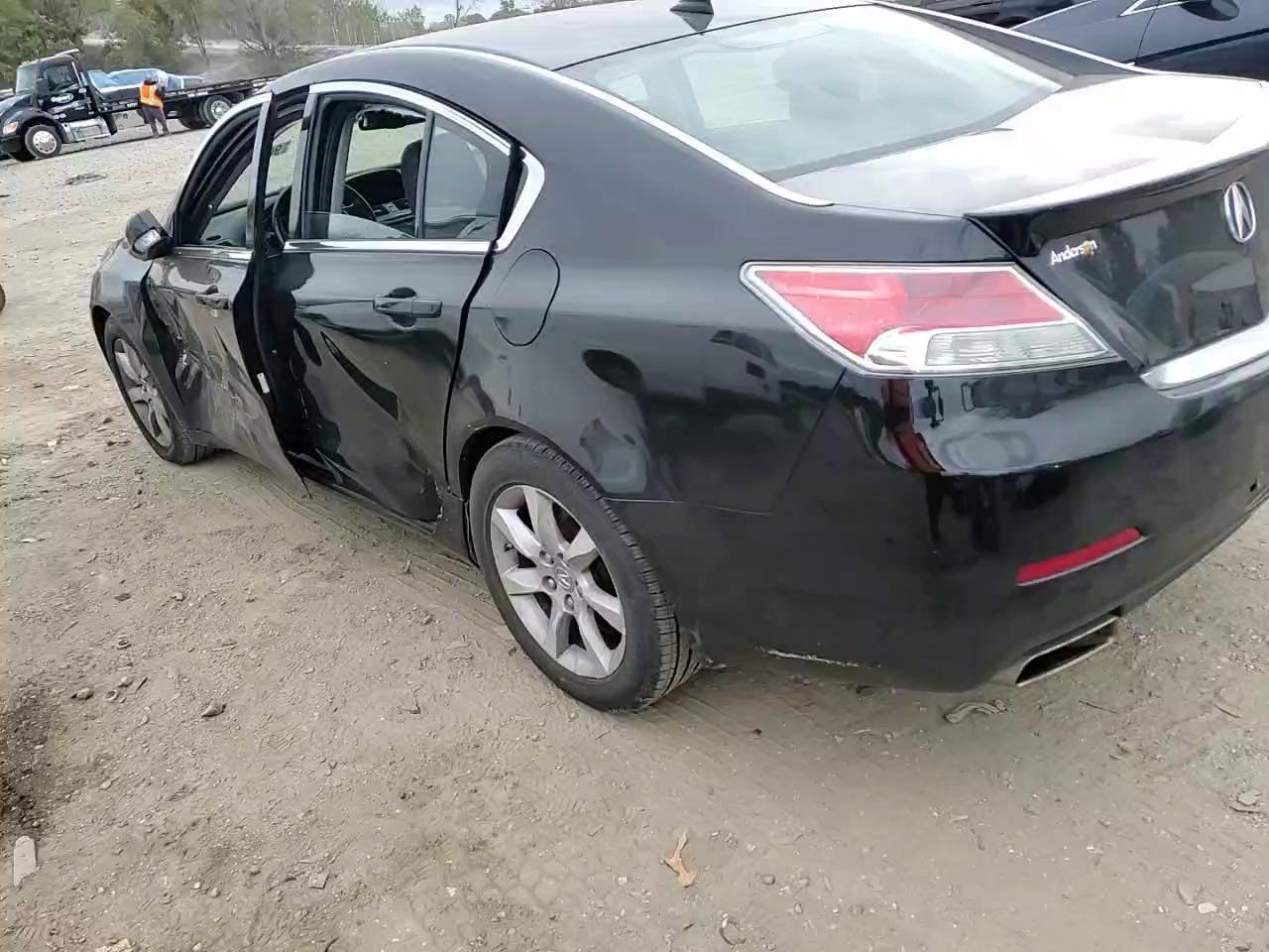 Фото: 19UUA8F54EA005737