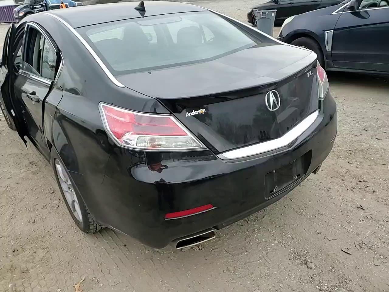 Фото: 19UUA8F54EA005737