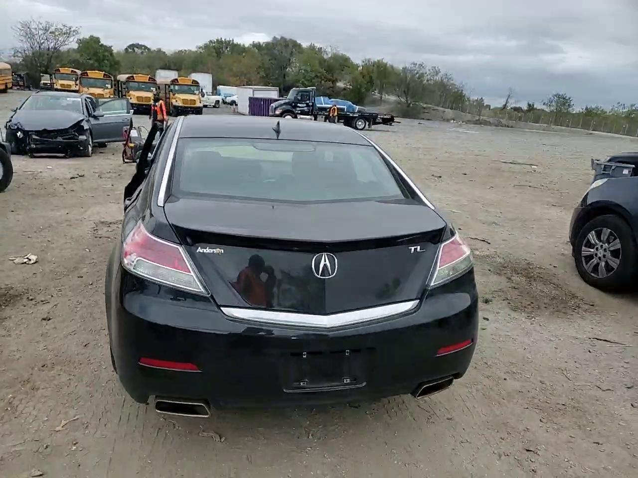 Фото: 19UUA8F54EA005737