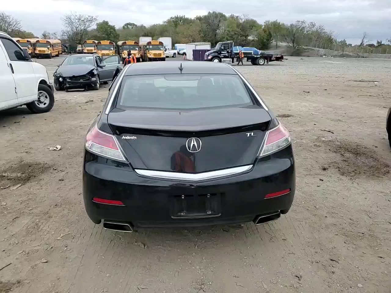 Фото: 19UUA8F54EA005737