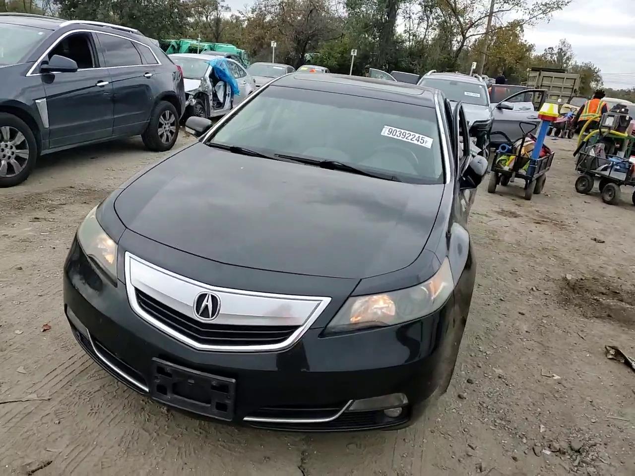 Фото: 19UUA8F54EA005737