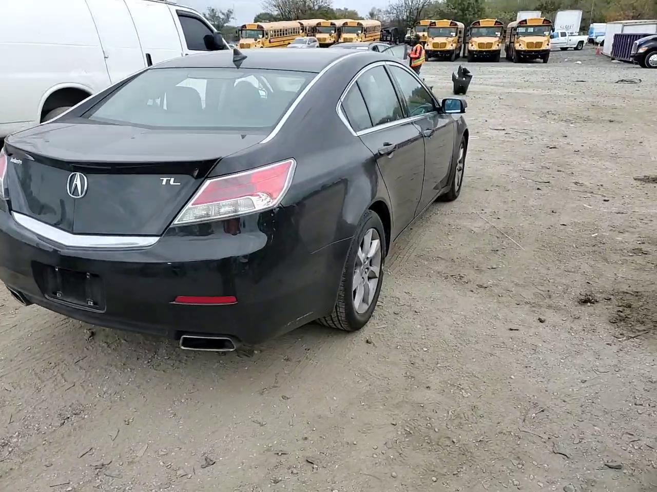 Фото: 19UUA8F54EA005737