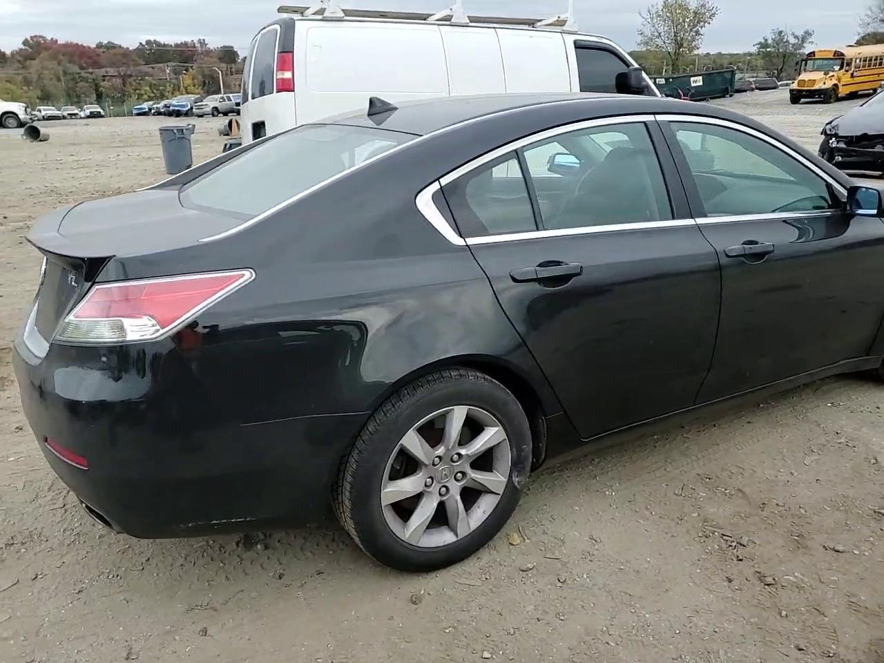 Фото: 19UUA8F54EA005737