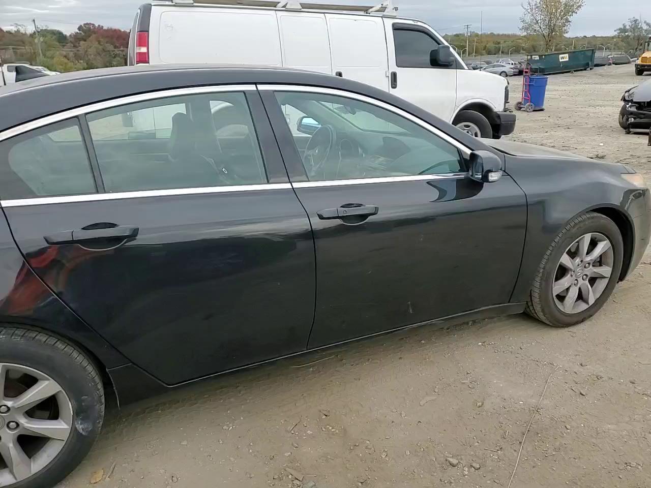 Фото: 19UUA8F54EA005737