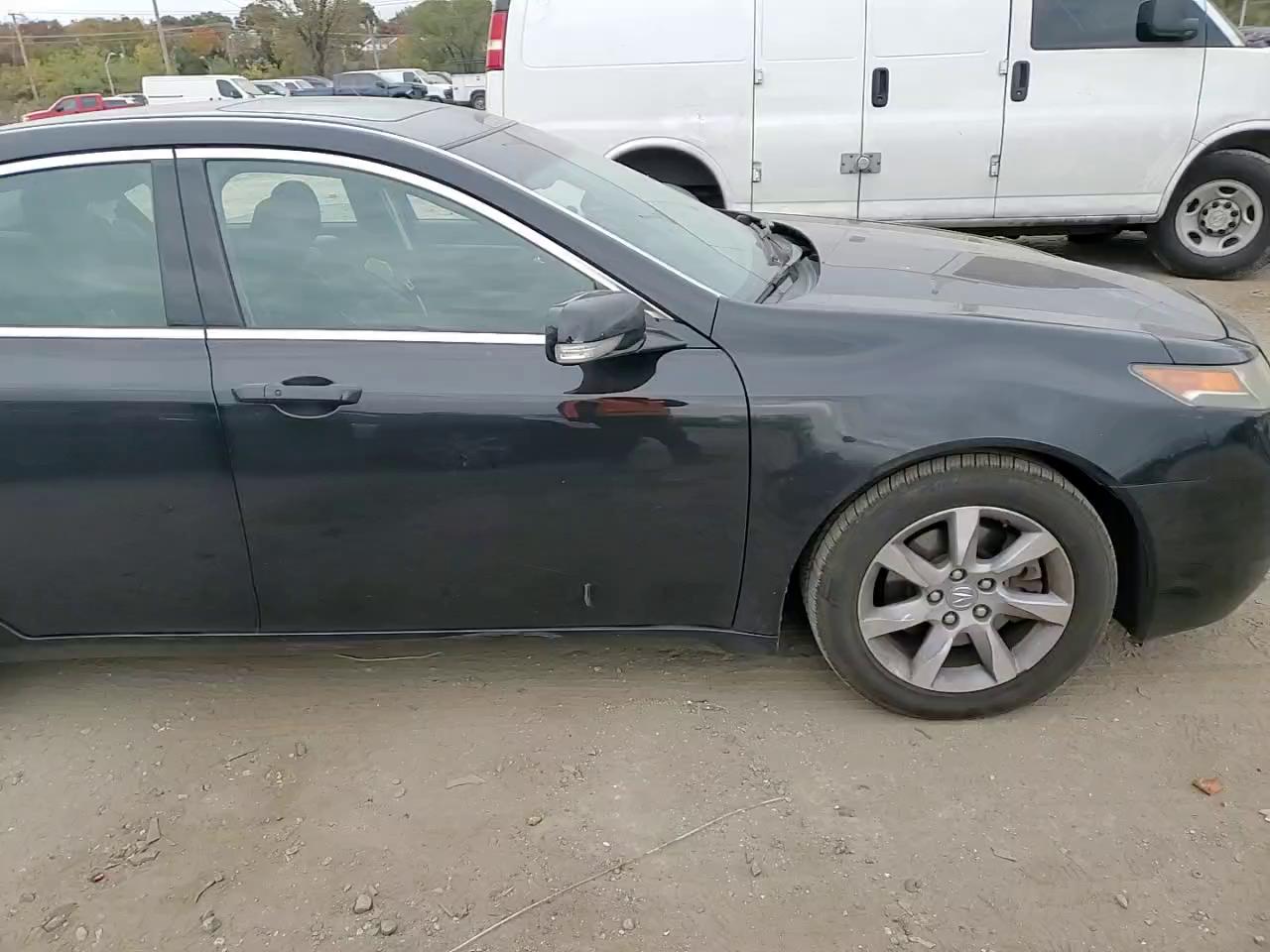 Фото: 19UUA8F54EA005737