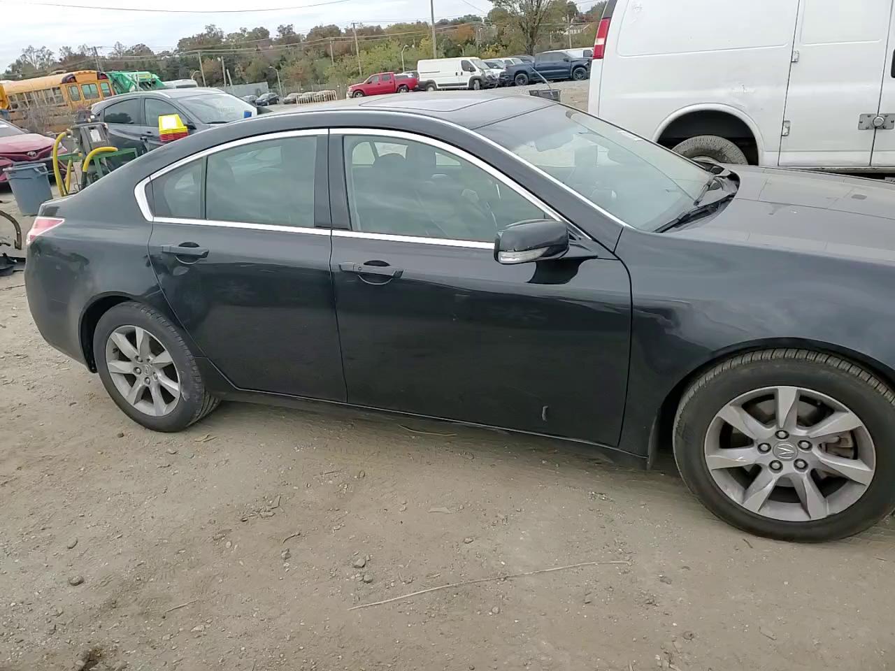 Фото: 19UUA8F54EA005737