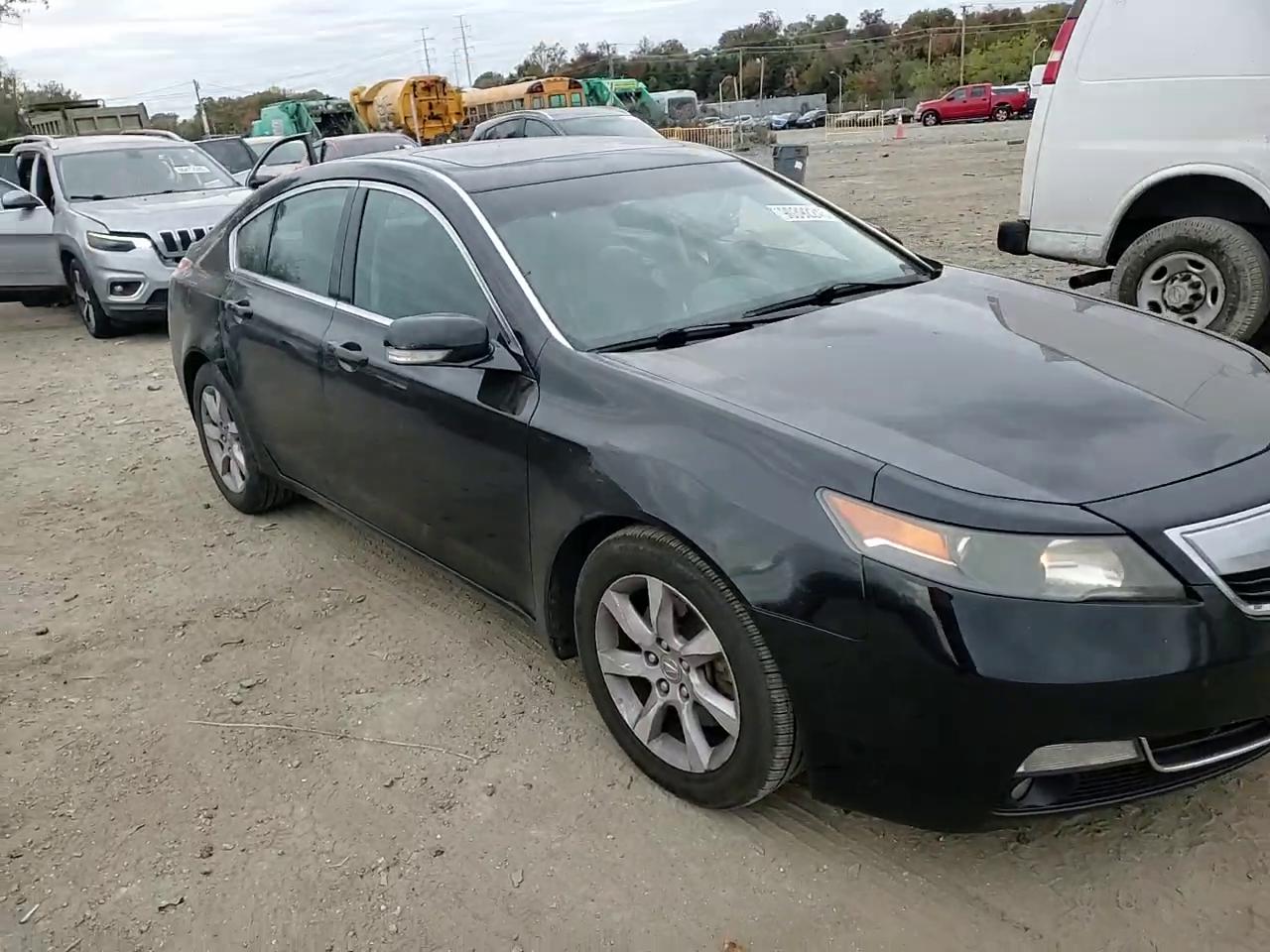 Фото: 19UUA8F54EA005737