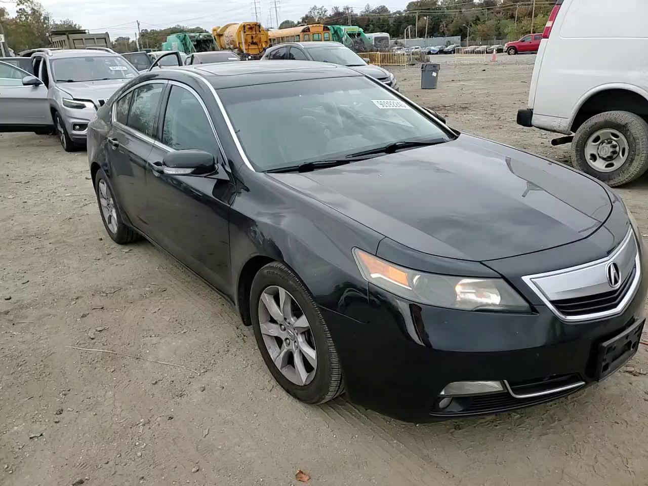 Фото: 19UUA8F54EA005737