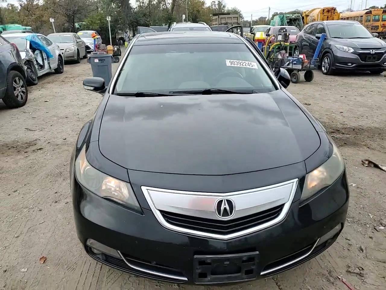 Фото: 19UUA8F54EA005737