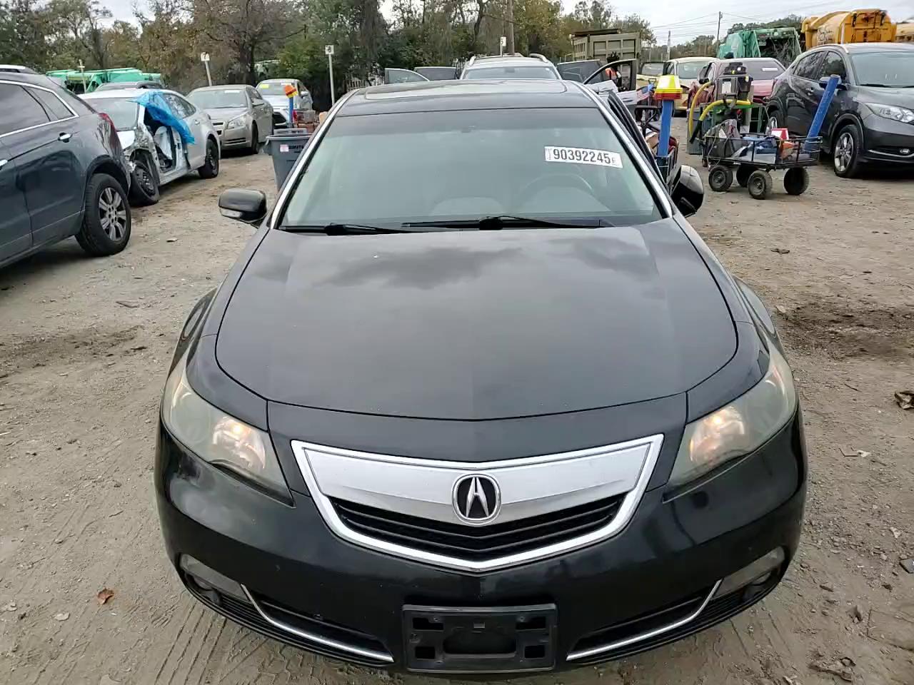 Фото: 19UUA8F54EA005737