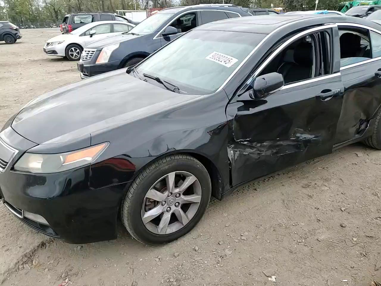 Фото: 19UUA8F54EA005737