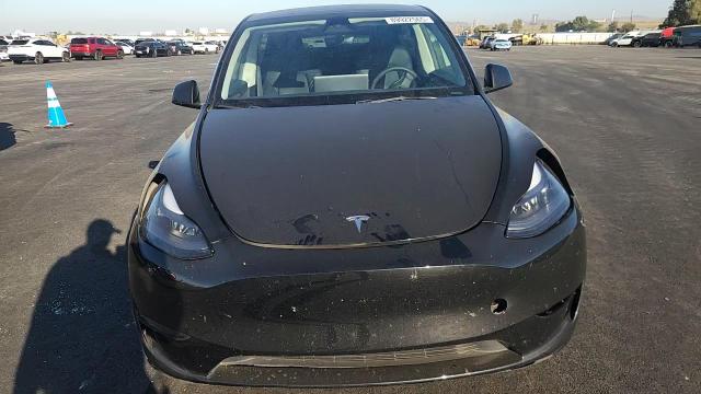 2024 Tesla Model Y VIN: 7SAYGDEF3RF069480 Lot: 89922565