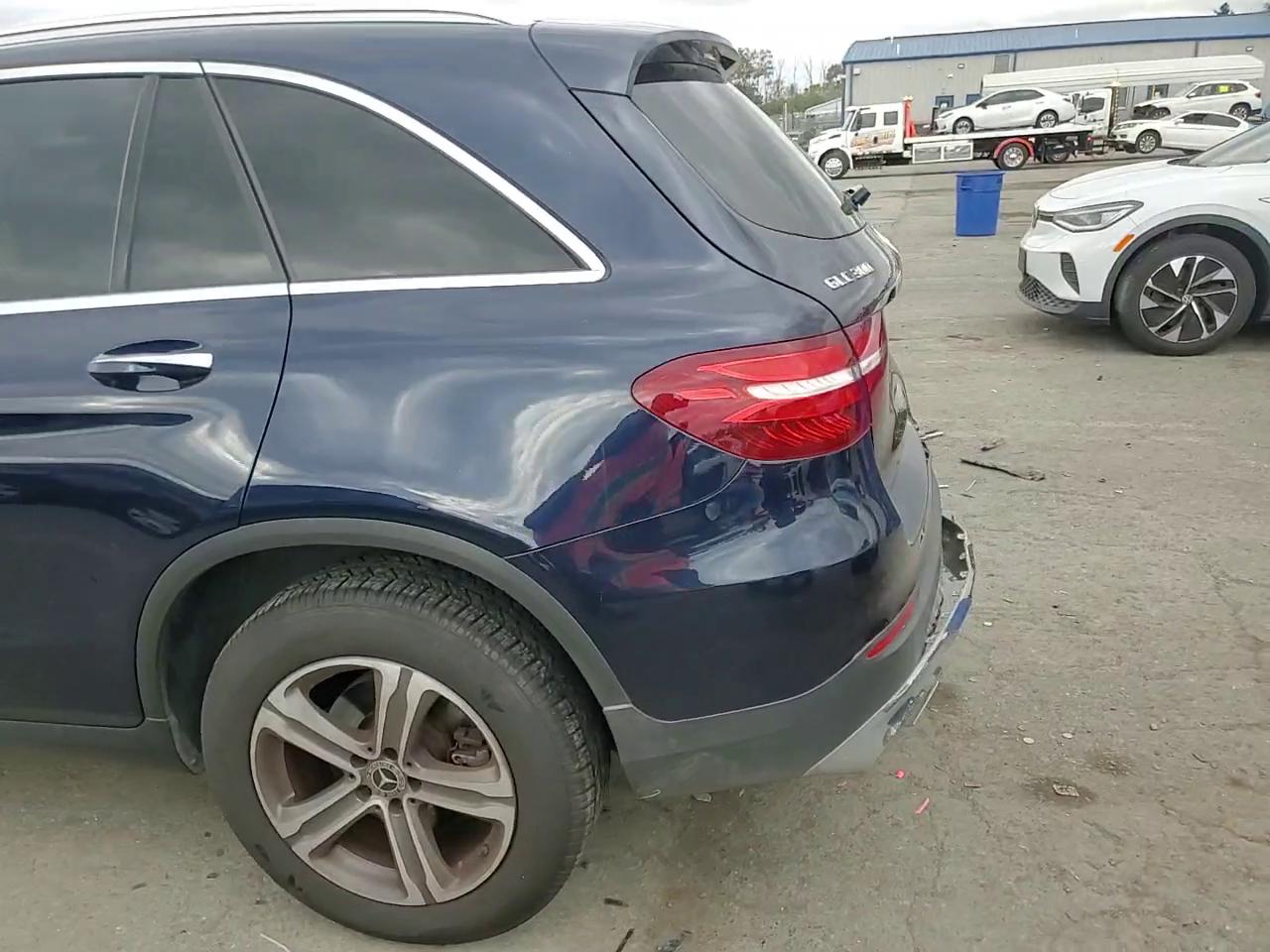 Фото: WDC0G4KB8KV161858