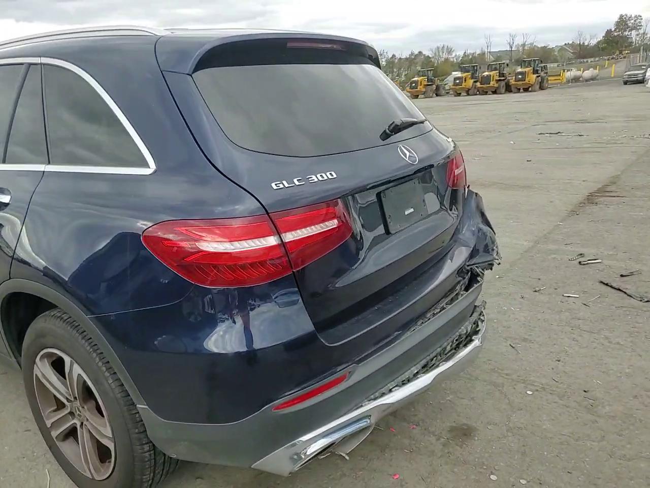 Фото: WDC0G4KB8KV161858