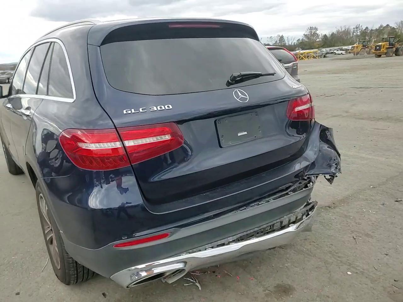 Фото: WDC0G4KB8KV161858