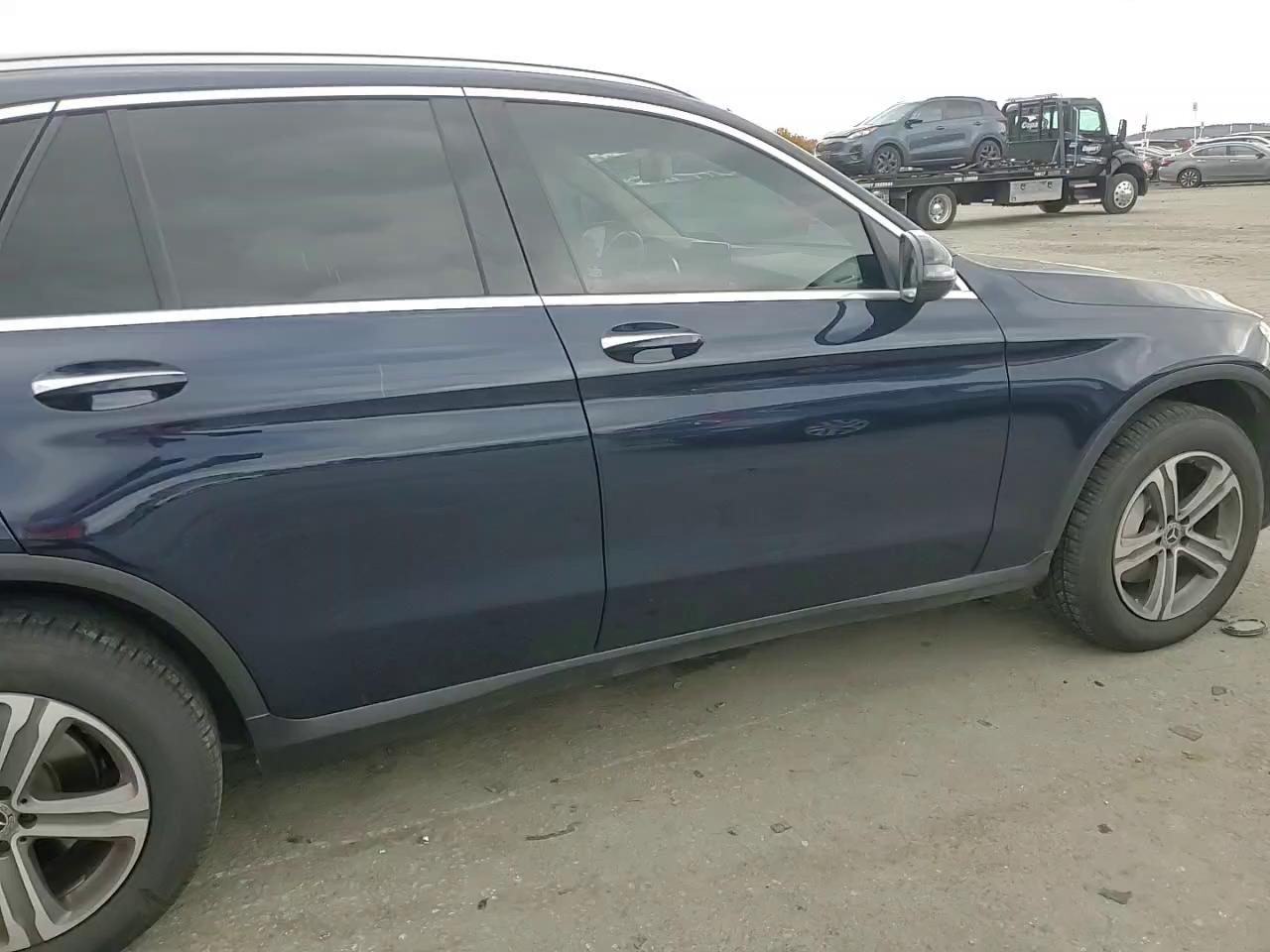 Фото: WDC0G4KB8KV161858