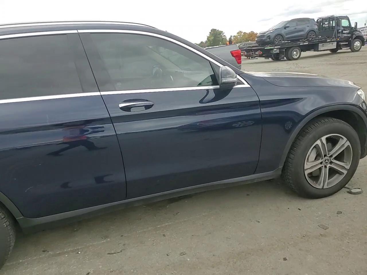 Фото: WDC0G4KB8KV161858