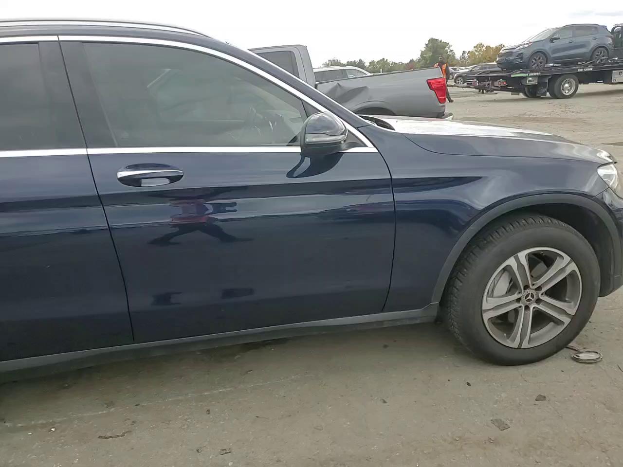 Фото: WDC0G4KB8KV161858