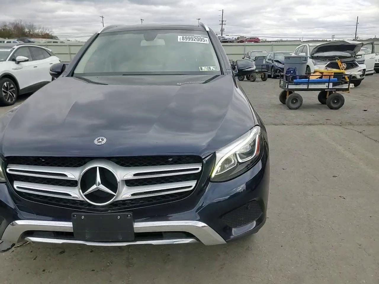 Фото: WDC0G4KB8KV161858