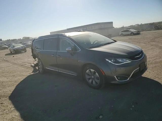 2018 Chrysler Pacifica Hybrid Limited VIN: 2C4RC1N7XJR365237 Lot: 82614435