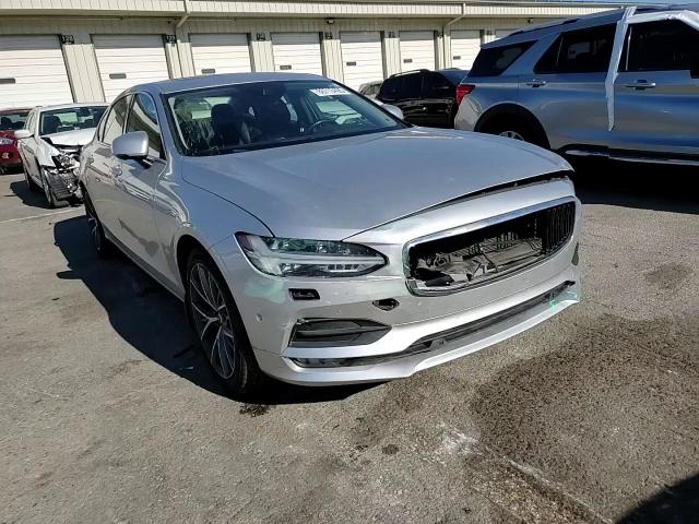 2018 Volvo S90 T5 Momentum VIN: LVY982AK8JP007940 Lot: 86713495