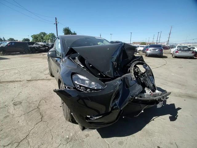2025 Tesla Model Y VIN: 7SAYGDEF4SF253736 Lot: 82529495