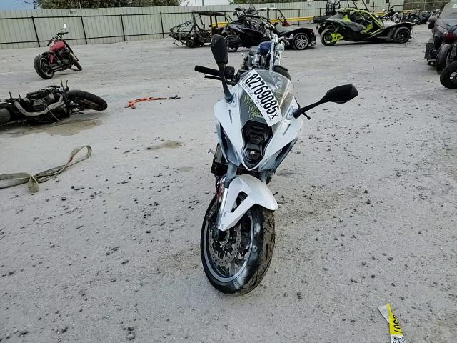 2024 Suzuki Gsx800 F VIN: JS1EM13B6R7102110 Lot: 82769085