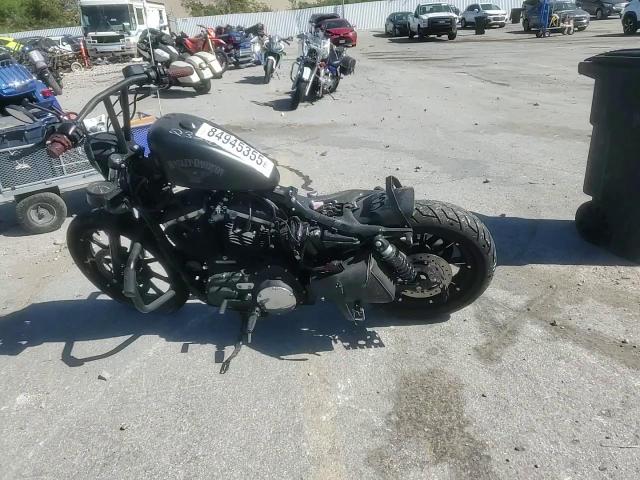 2017 Harley-Davidson Xl883 Iron 883 VIN: 1HD4LE212HC429693 Lot: 84945355