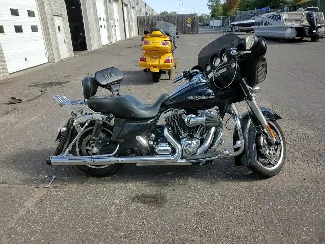 2011 Harley-Davidson Flhx VIN: 1HD1KB412BB633649 Lot: 85922795