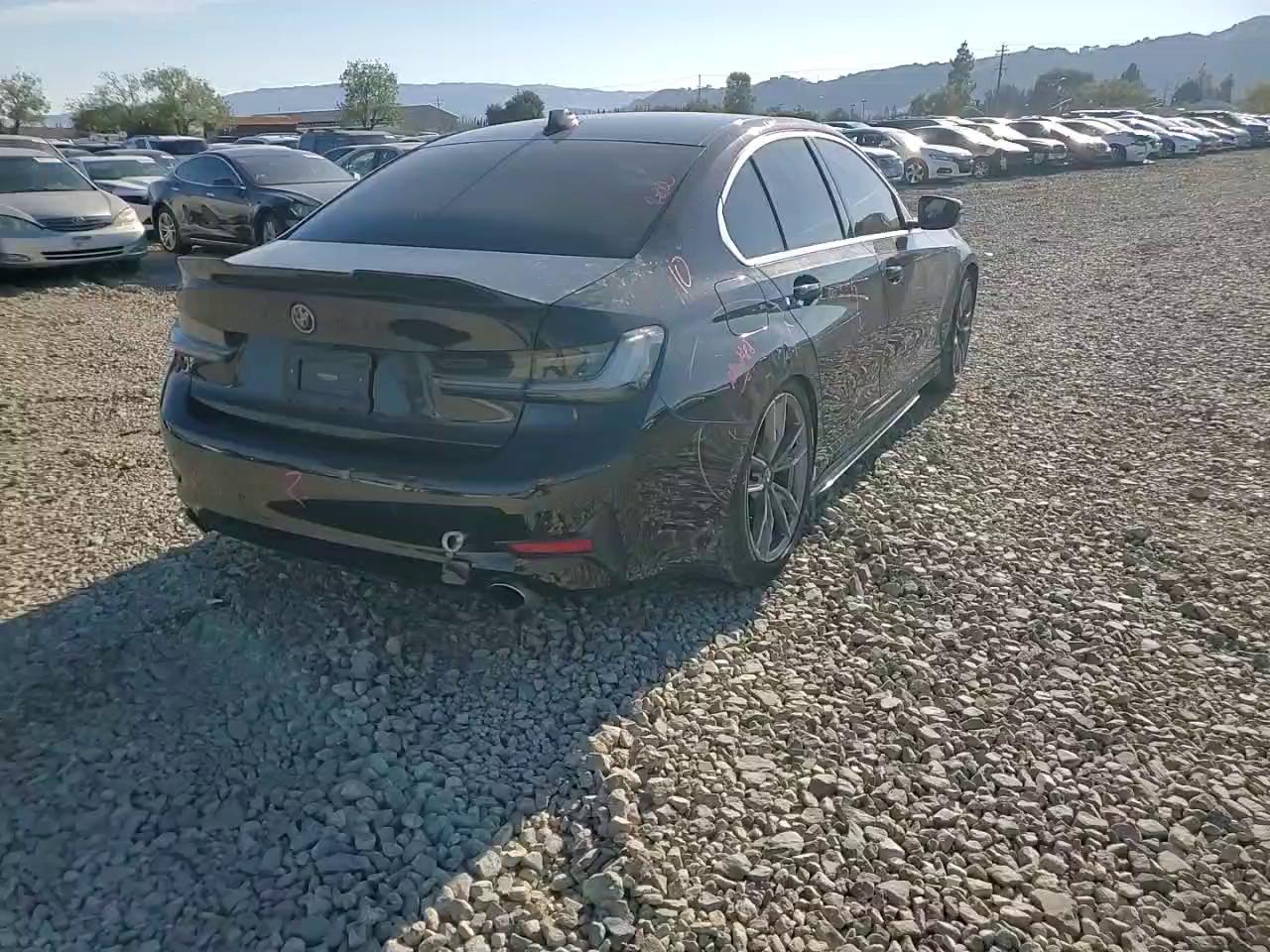 Фото: WBA5R1C55KFH17146