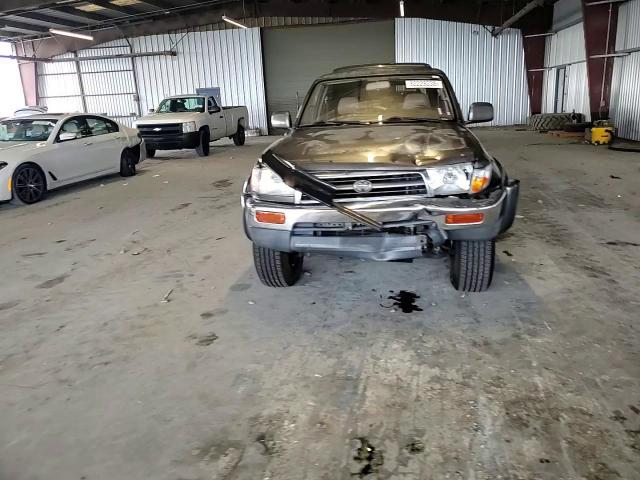 1998 Toyota 4Runner Limited VIN: JT3HN87R9W0143310 Lot: 82229235