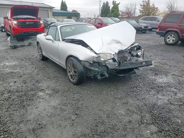 2004 Mazda Mx-5 Miata Base VIN: JM1NB353840402455 Lot: 86478215