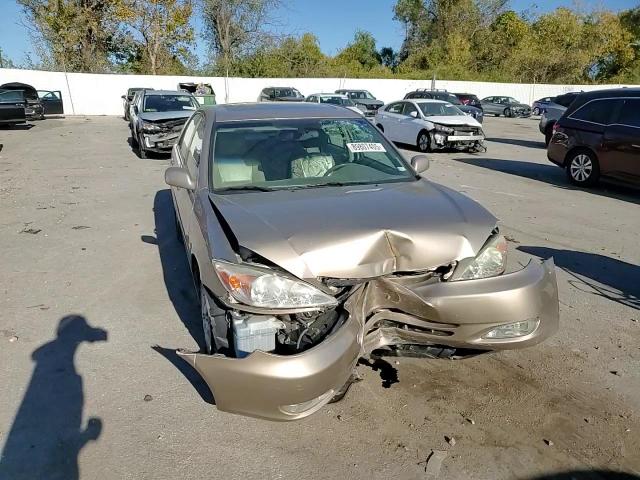 2004 Toyota Camry Le VIN: 4T1BF30K84U573104 Lot: 89807405