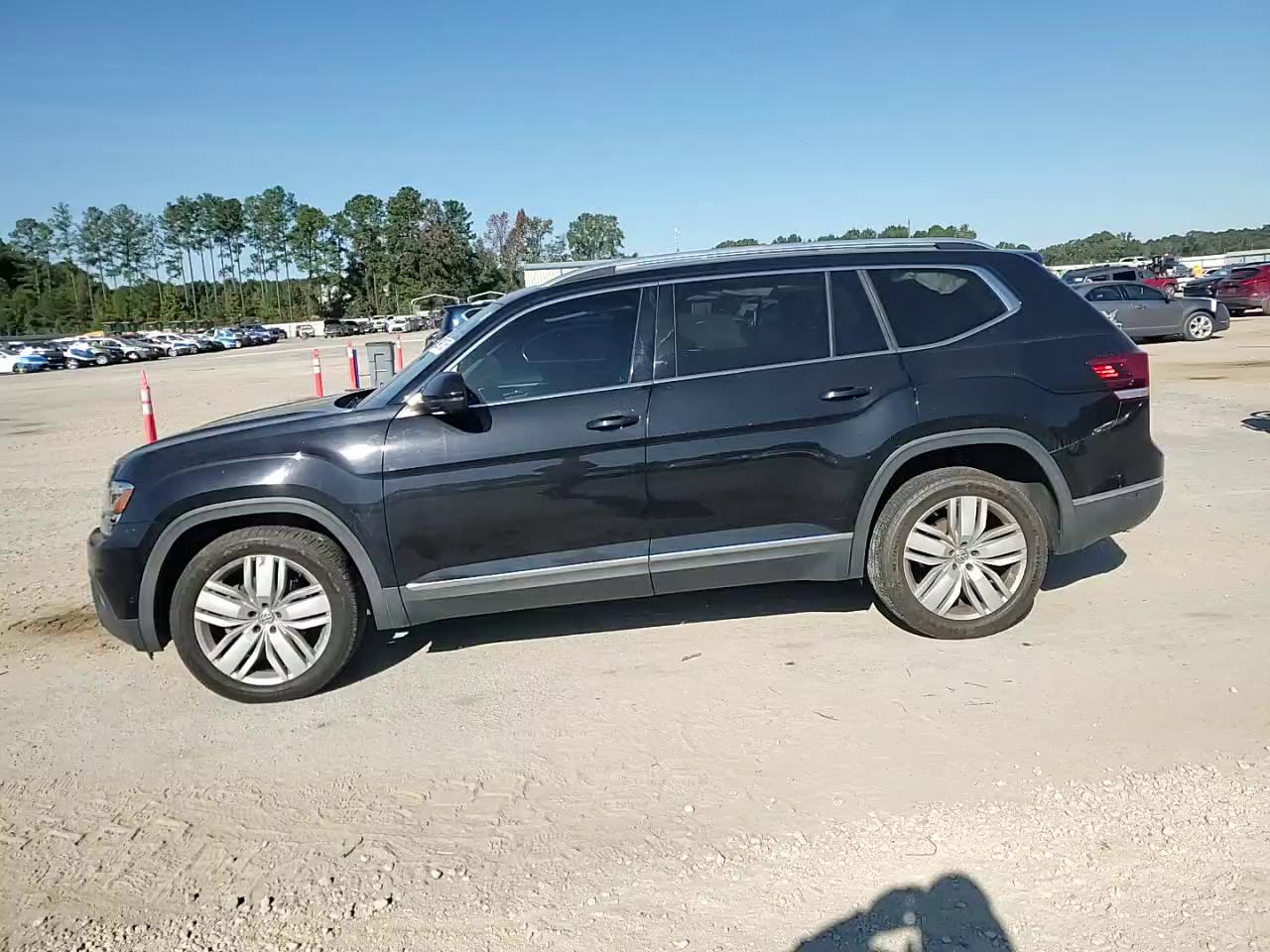 Фото: 1V2NR2CA5JC502416