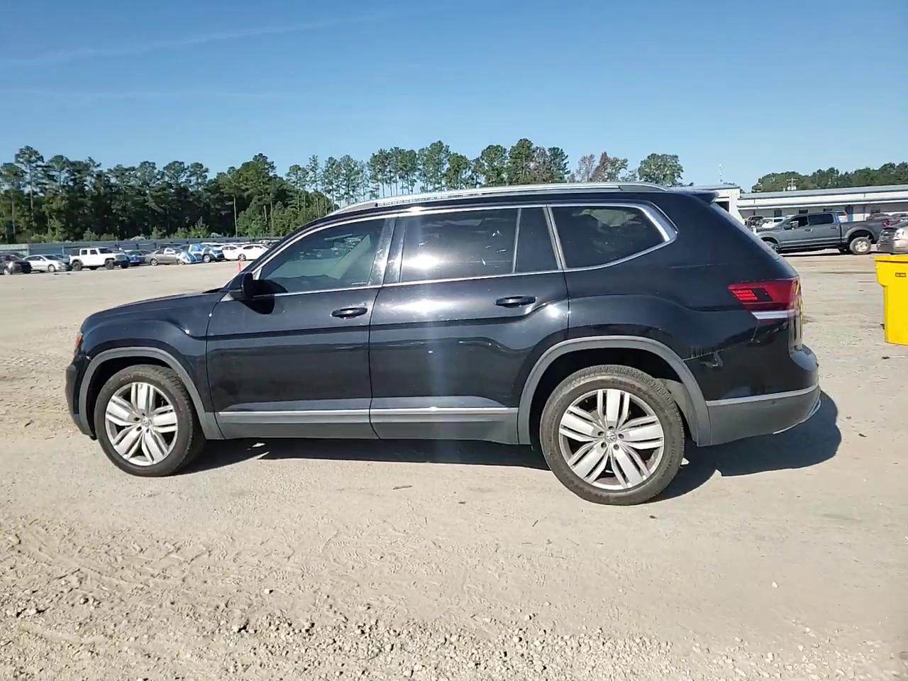 Фото: 1V2NR2CA5JC502416