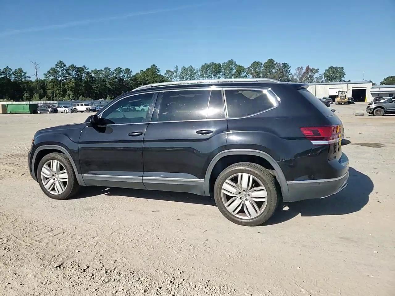 Фото: 1V2NR2CA5JC502416