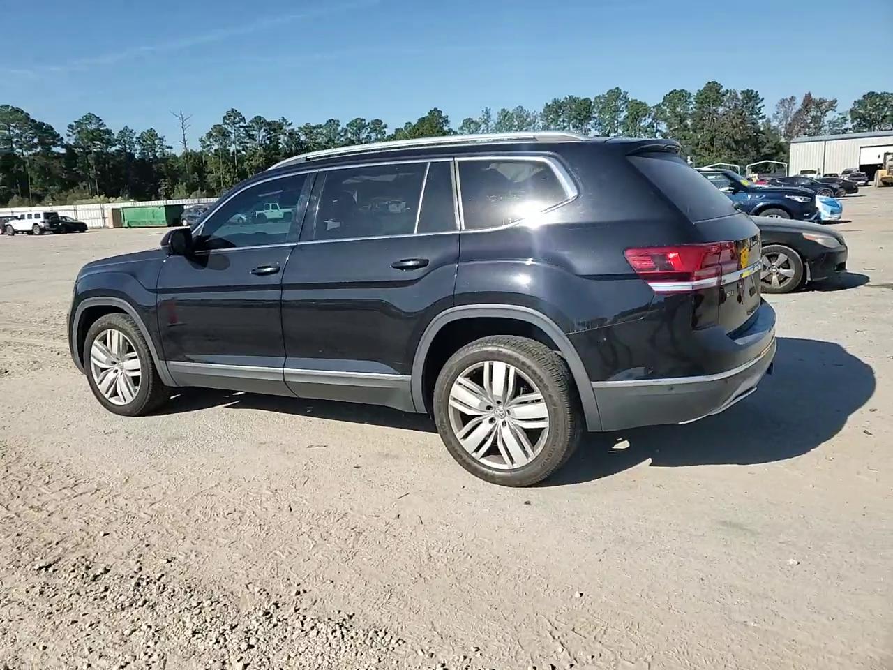 Фото: 1V2NR2CA5JC502416