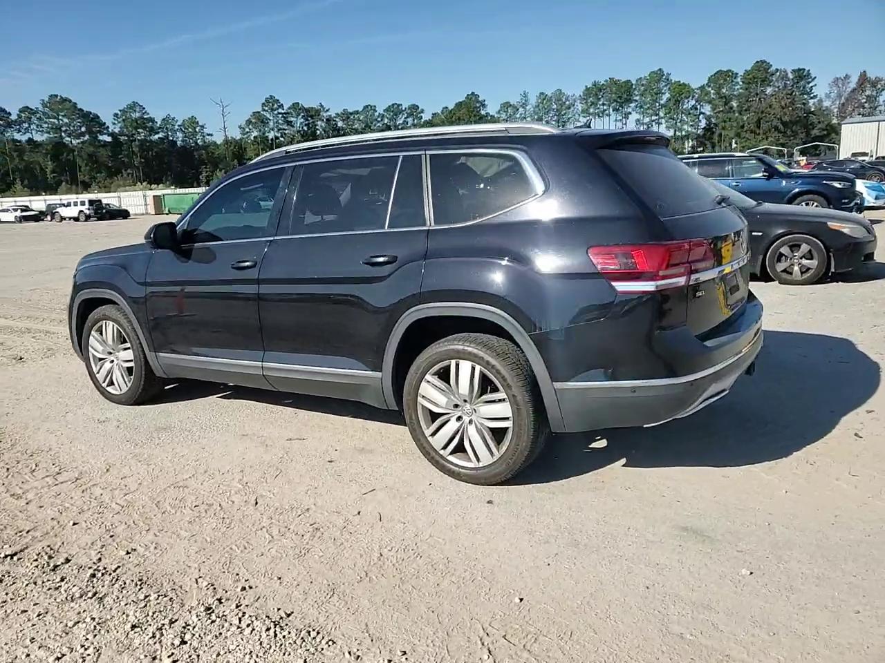 Фото: 1V2NR2CA5JC502416