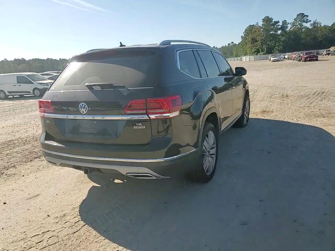 Фото: 1V2NR2CA5JC502416