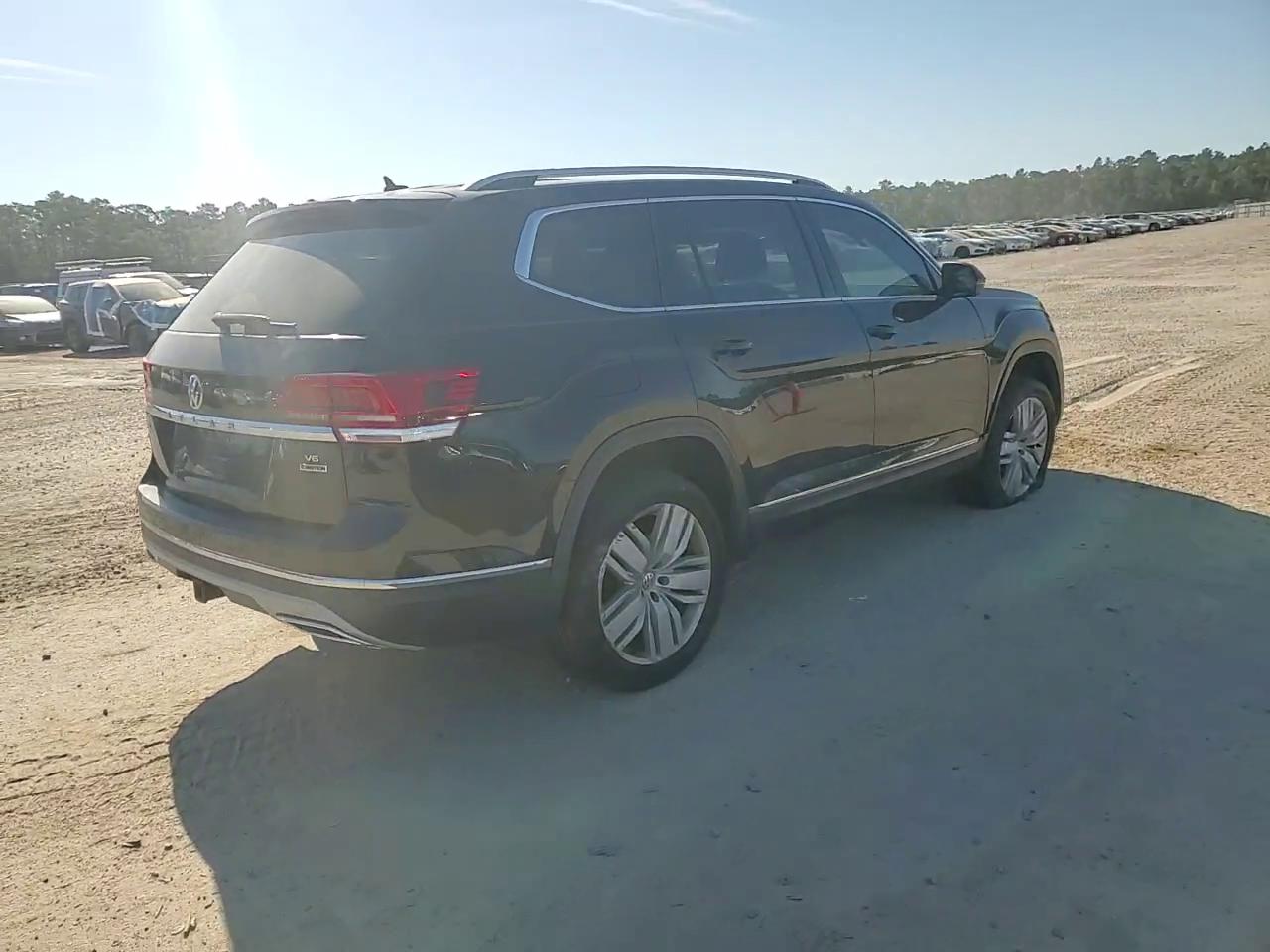 Фото: 1V2NR2CA5JC502416