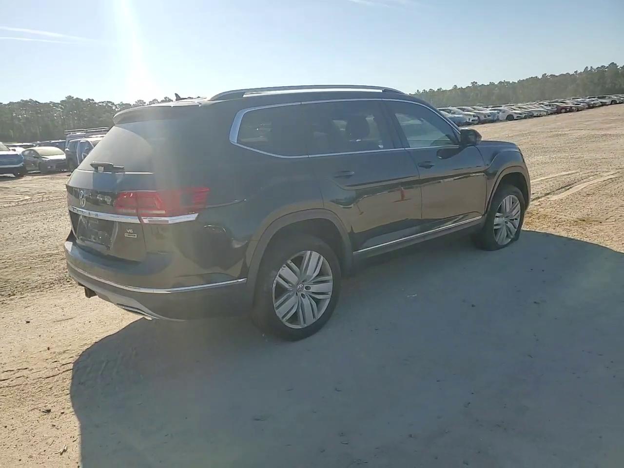 Фото: 1V2NR2CA5JC502416