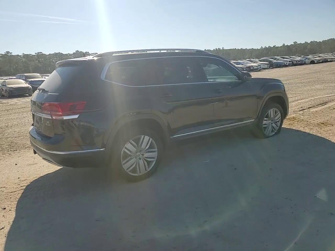 Фото: 1V2NR2CA5JC502416