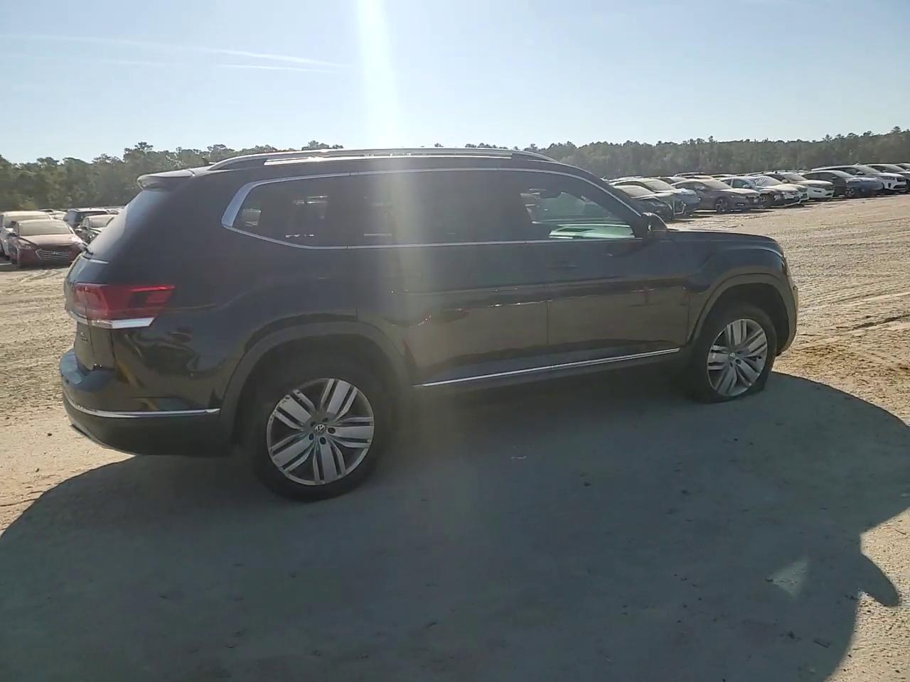 Фото: 1V2NR2CA5JC502416