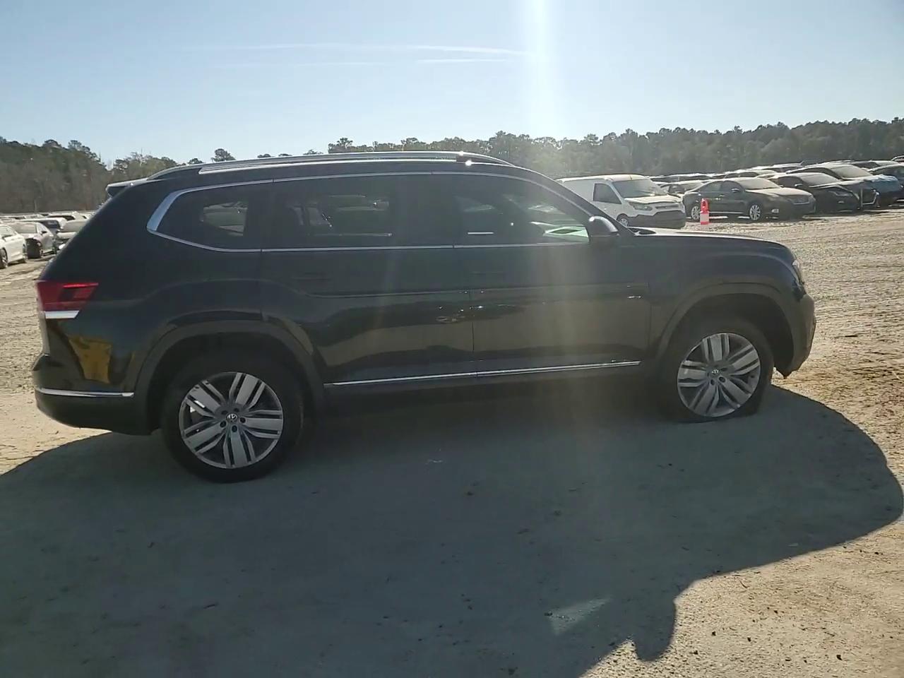 Фото: 1V2NR2CA5JC502416