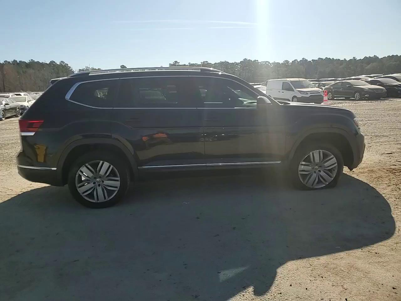 Фото: 1V2NR2CA5JC502416